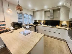 Kitchen- click for photo gallery